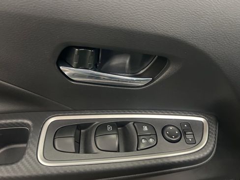 New 2025 Nissan Versa SR image 19