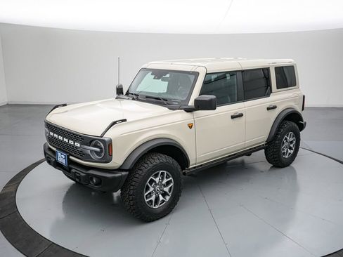 Certified 2025 Ford Bronco Badlands image 8