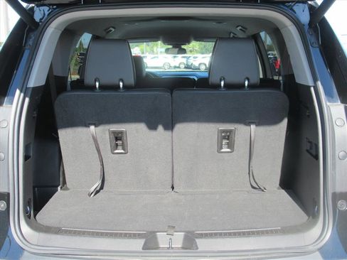 Used 2023 GMC Acadia SLT image 31