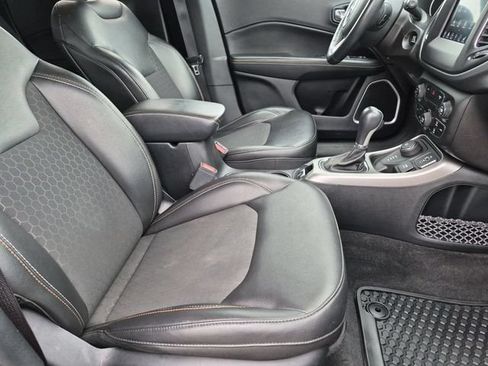 Used 2018 Jeep Compass Latitude w/ Popular Equipment Group AWD/4WD image 30