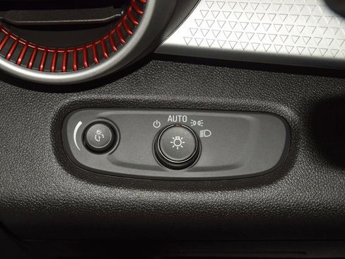 Used 2024 Chevrolet Trax RS FWD image 33