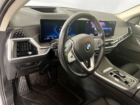 Used 2023 BMW X7 xDrive40i w/ Premium Package AWD/4WD image 10