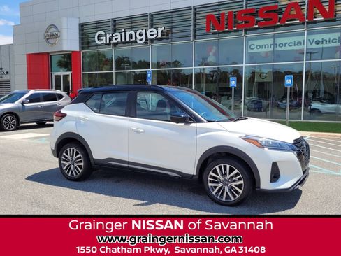 Used 2024 Nissan Kicks SR image 1