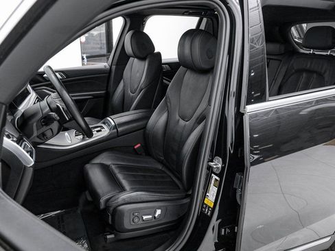 Used 2022 BMW X5 xDrive40i w/ Parking Assistance Package image 6
