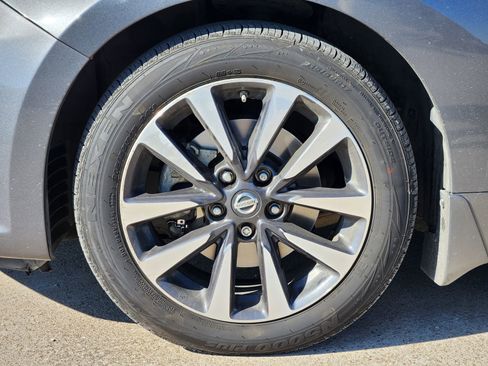 Used 2016 Nissan Altima 2.5 SV image 14