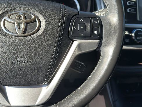 Used 2016 Toyota Highlander XLE image 13