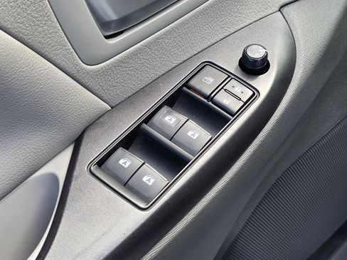 Used 2019 Toyota Sienna LE image 26