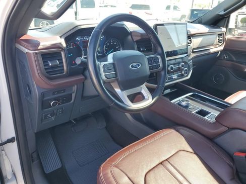 Used 2023 Ford Expedition Limited image 19