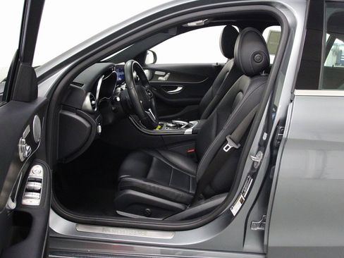 Used 2019 Mercedes-Benz C 300 4MATIC Sedan image 16