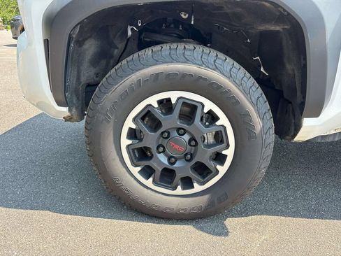 Used 2024 Toyota Tacoma TRD Sport AWD/4WD image 10