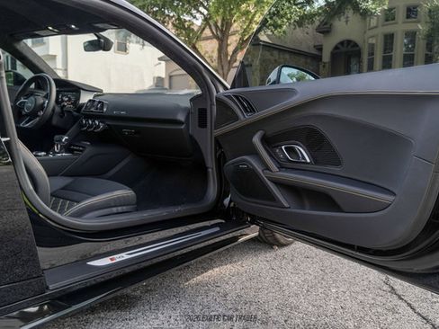 Used 2023 Audi R8 V10 performance RWD image 30