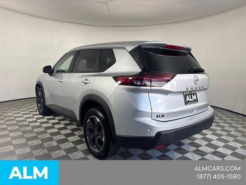 Used 2025 Nissan Rogue SV FWD image 10