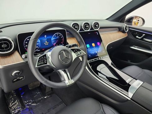 Certified 2025 Mercedes-Benz GLC 300 image 10