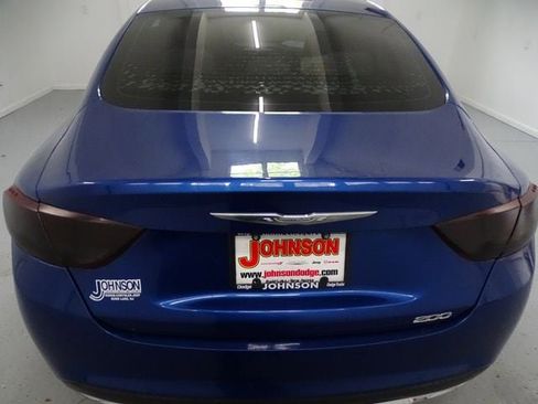 Used 2015 Chrysler 200 Limited FWD image 15