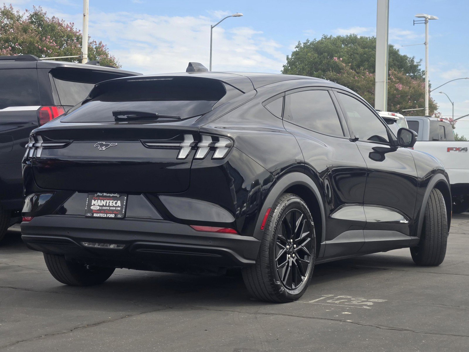 Used 2025 Ford Mustang Mach-E Select RWD image 3
