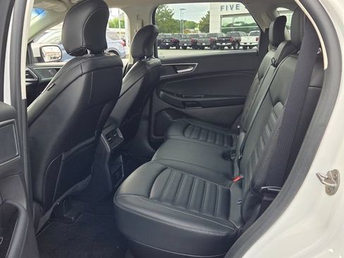 Used 2019 Ford Edge SEL w/ Equipment Group 201A FWD image 12