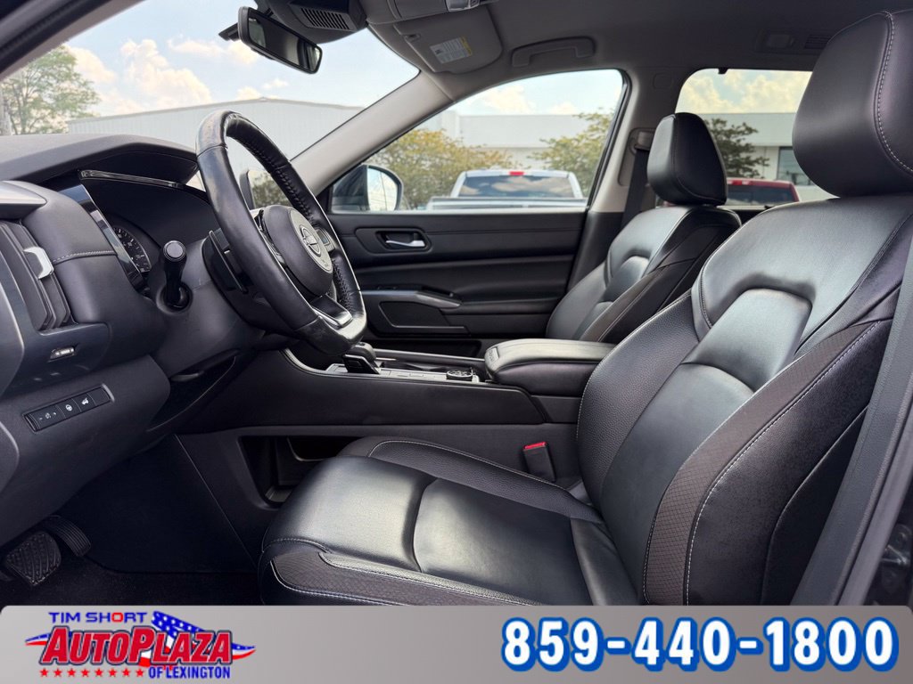 Used 2024 Nissan Pathfinder SL AWD/4WD image 28