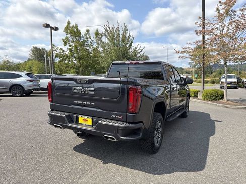 Used 2024 GMC Sierra 1500 AT4 w/ Technology Package AWD/4WD image 9
