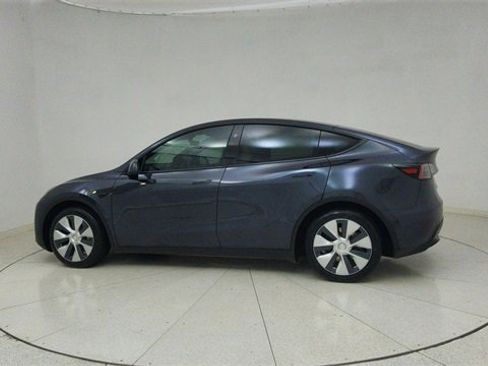 Used 2024 Tesla Model Y Long Range image 70