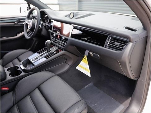 New 2025 Porsche Macan S image 27