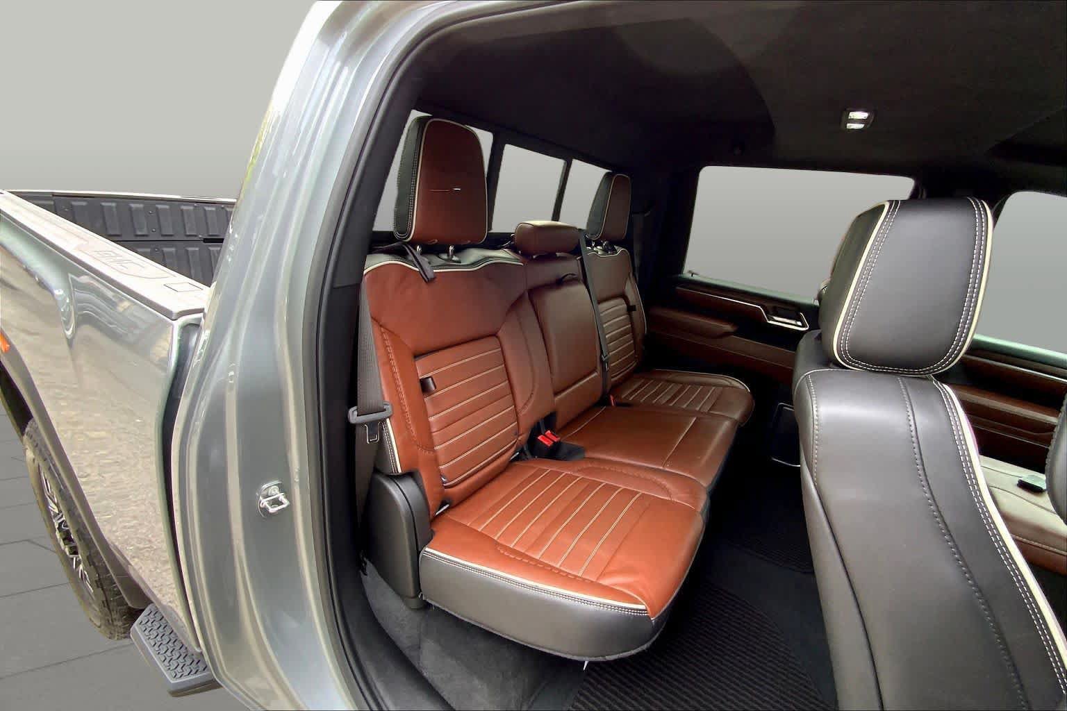 Used 2024 GMC Sierra 2500 Denali Ultimate AWD/4WD image 29