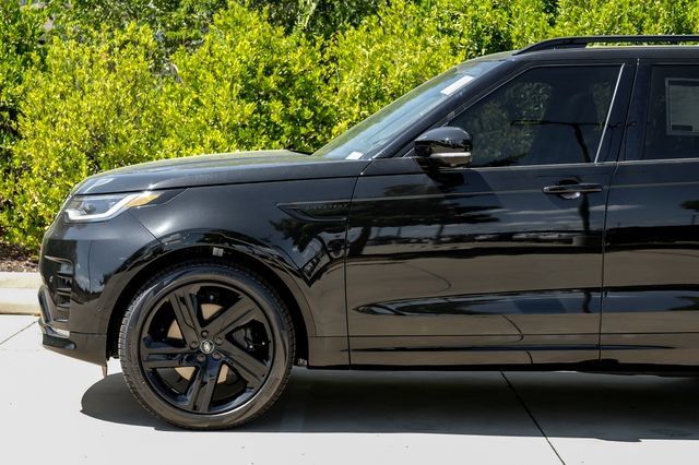 New 2026 Land Rover Discovery Limited Edition AWD/4WD image 17