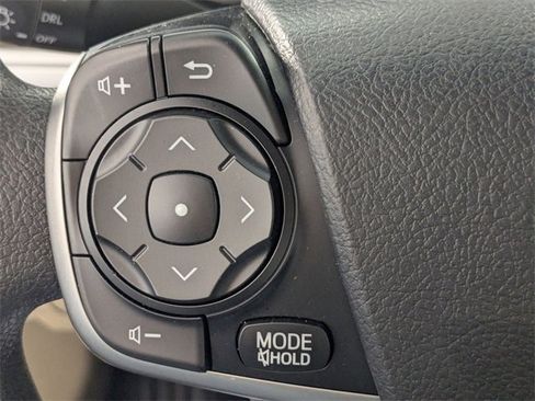 Used 2014 Toyota Camry SE image 13