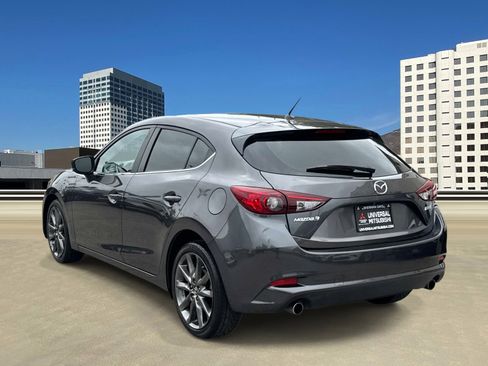 Used 2018 MAZDA MAZDA3 Touring FWD image 3