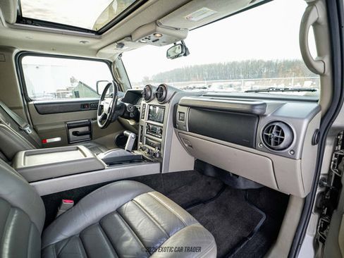 Used 2003 HUMMER H2 w/ Preferred Equipment Group image 50