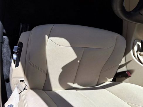 Used 2018 BMW 320i Sedan image 9