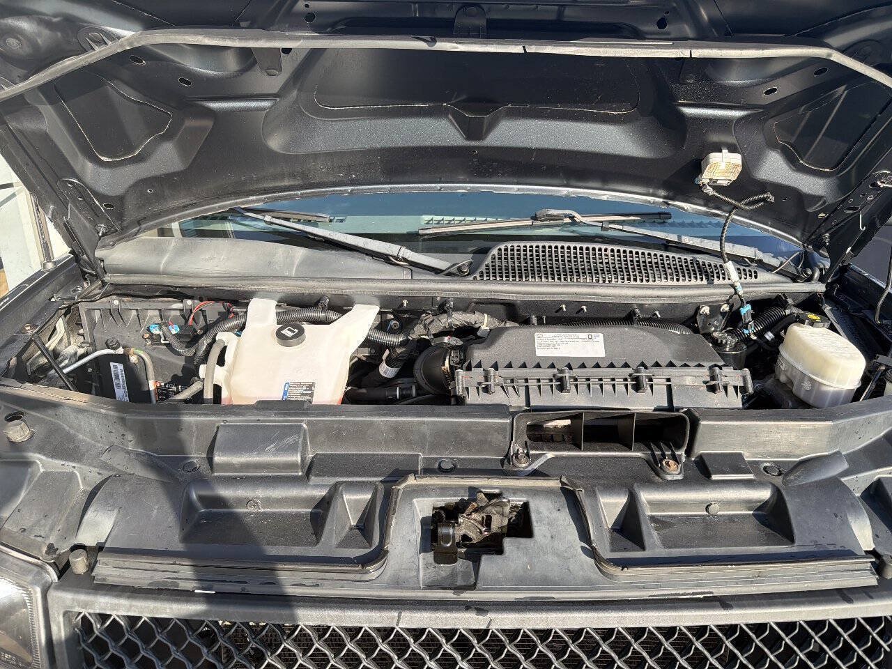 Used 2019 Chevrolet Express 2500 LT w/ LT Preferred Equipment Group RWD image 14