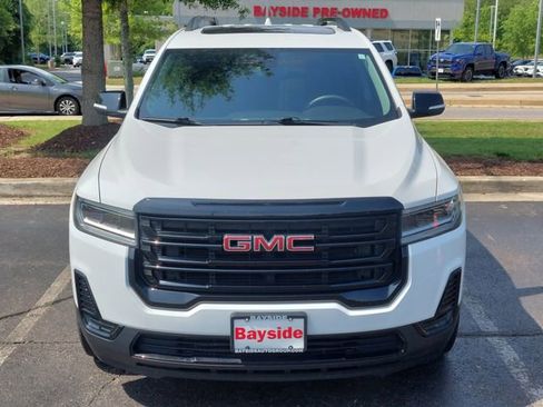 Used 2023 GMC Acadia SLE w/ Driver Convenience Package FWD image 3
