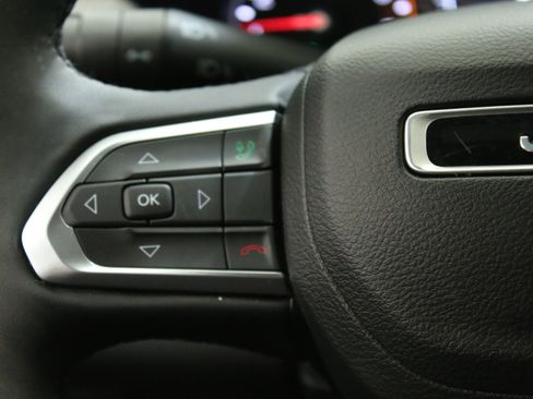 Used 2023 Jeep Compass Latitude w/ Convenience Group AWD/4WD image 17