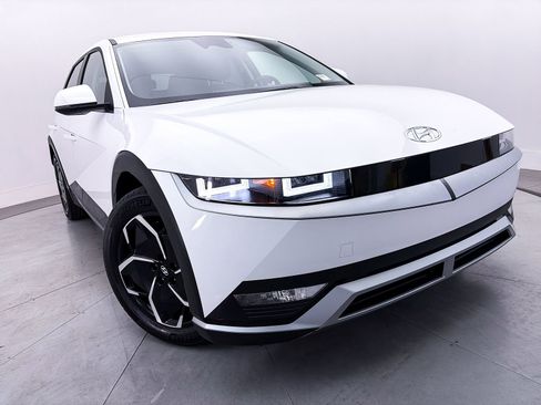 Used 2024 Hyundai Ioniq 5 SE RWD image 3