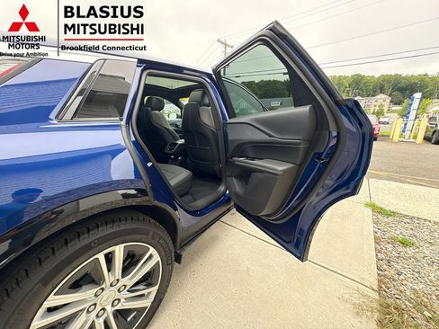 Used 2024 Cadillac Lyriq Tech w/ Driver Assist Package AWD/4WD image 38