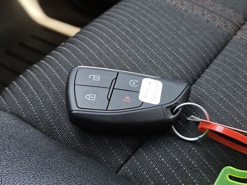 Used 2024 GMC Canyon AT4 image 38