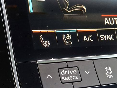 Used 2022 Audi Q8 Premium Plus w/ Premium Plus Package image 19