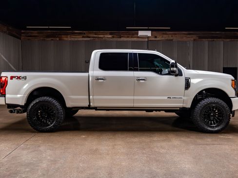 Used 2019 Ford F250 Platinum w/ Platinum Ultimate Package AWD/4WD image 11