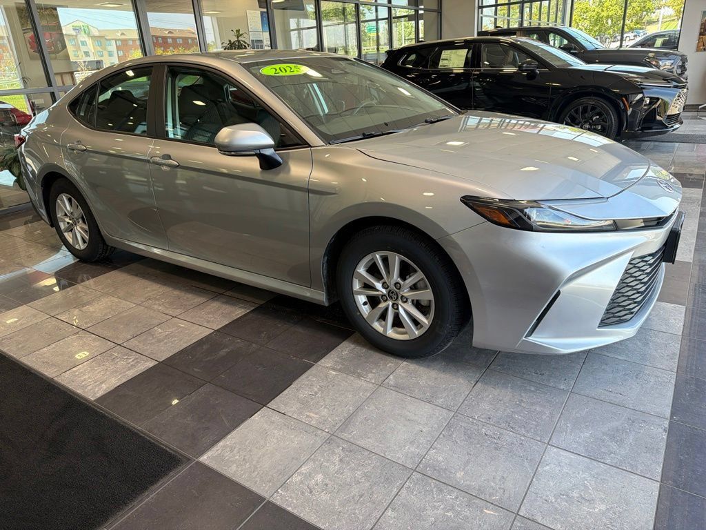 Certified 2025 Toyota Camry LE FWD image 5