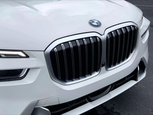 Certified 2025 BMW X7 xDrive40i w/ Premium Package image 29