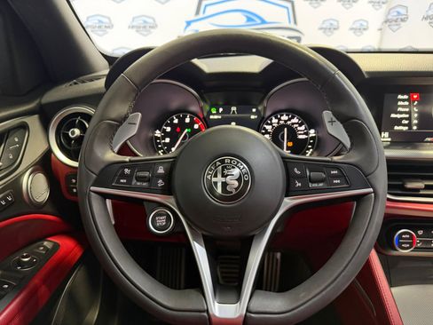 Used 2018 Alfa Romeo Stelvio Ti Sport image 30