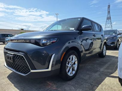 Used 2025 Kia Soul LX w/ LX Technology Package