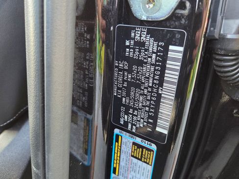 Used 2022 Kia Telluride S image 16