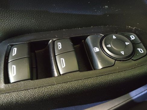 Used 2020 Chevrolet Equinox LT image 27