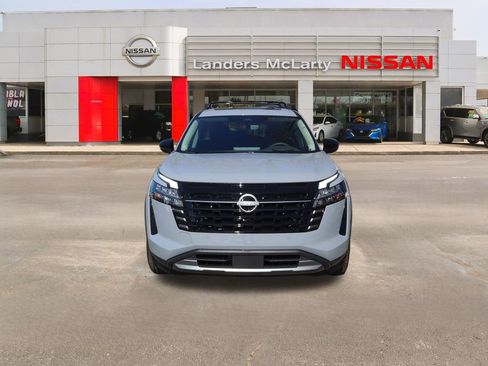 New 2026 Nissan Pathfinder Platinum w/ Cargo Package image 8