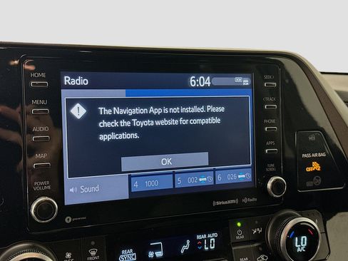 Used 2020 Toyota Highlander XLE image 22