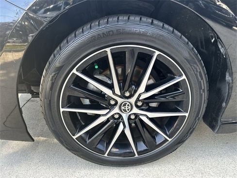 Used 2023 Toyota Camry SE image 19