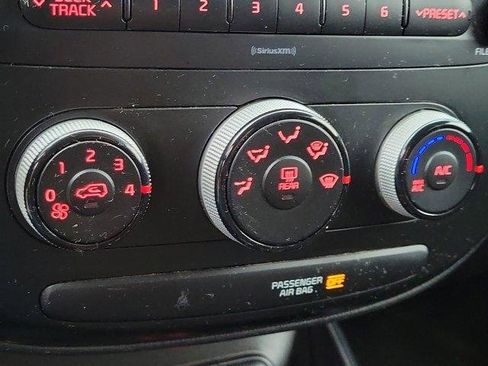 Used 2017 Kia Soul image 24