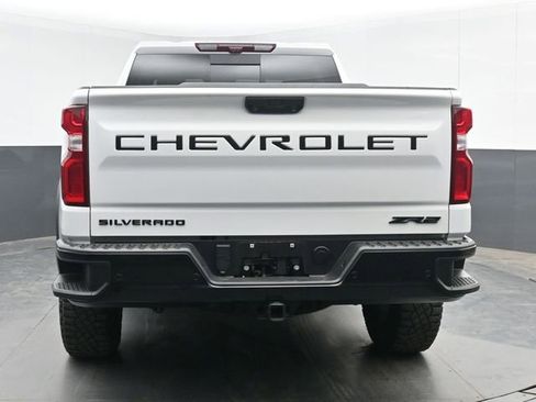 Used 2025 Chevrolet Silverado 1500 ZR2 w/ Technology Package AWD/4WD image 13