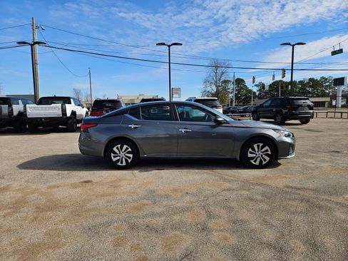 Used 2025 Nissan Altima 2.5 S image 7